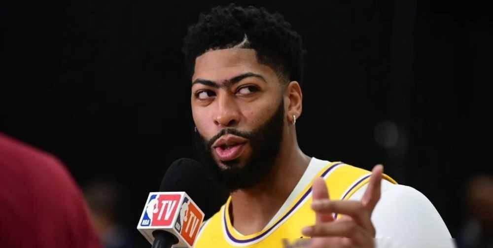 爱游戏-浓眉哥新星战术调整表现突出，雄鹿前途光明！