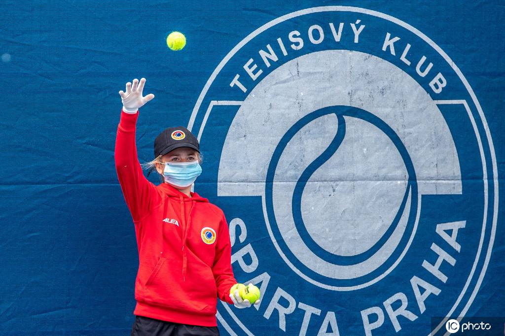 爱游戏-科维托娃重要时刻大比分获胜，澳大利亚队带队取胜！